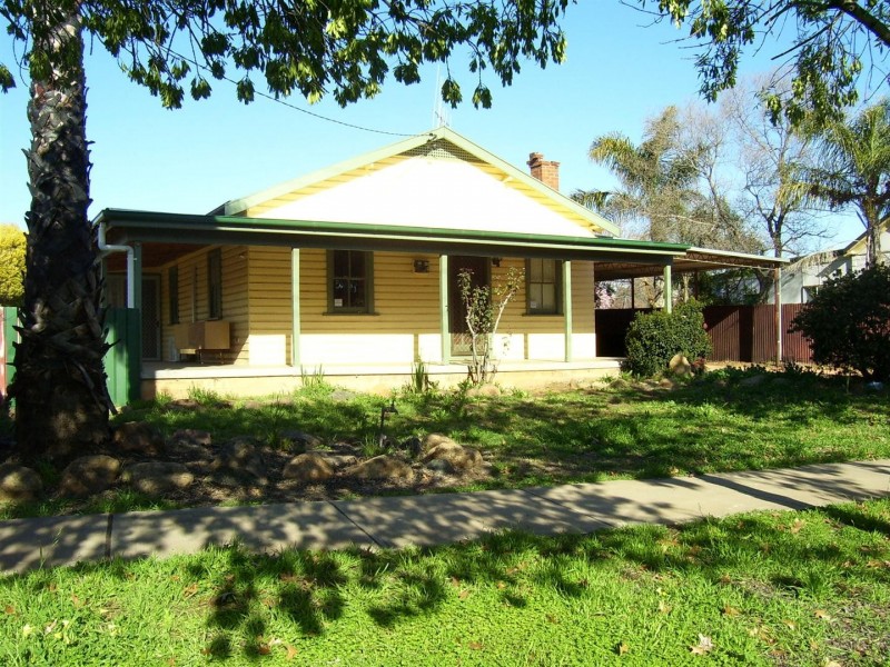 37 Forbes Road, Parkes NSW 2870