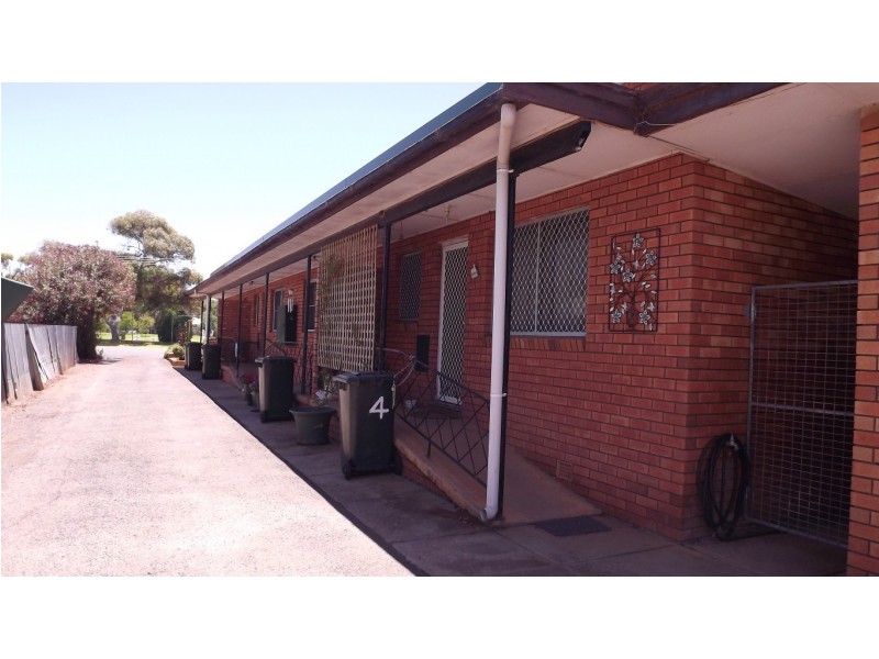 9 Harding Ave, Condobolin NSW 2877