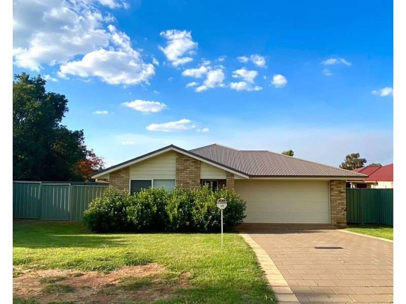 14 Best Street, Parkes NSW 2870