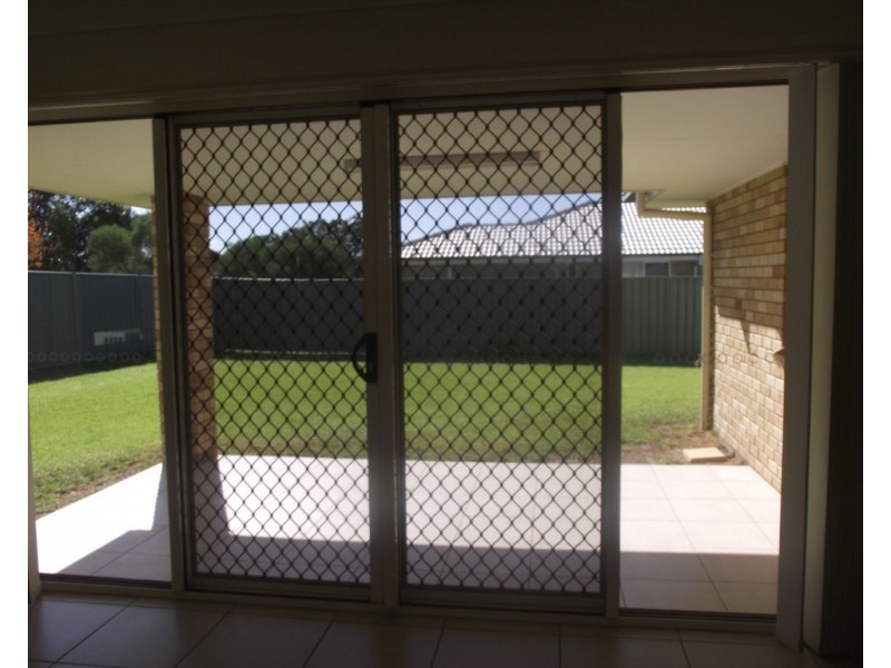 14 Best Street, Parkes NSW 2870