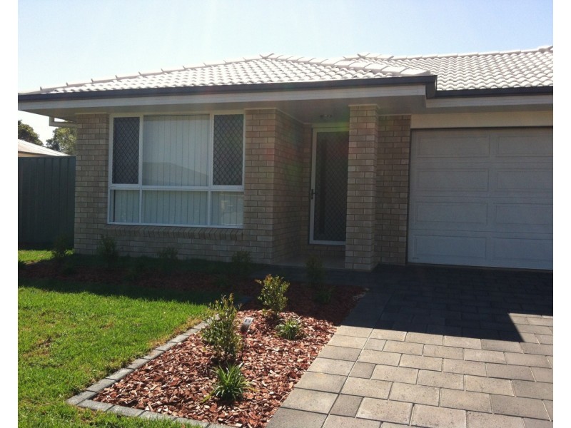 4 Rex Aubrey, Parkes NSW 2870