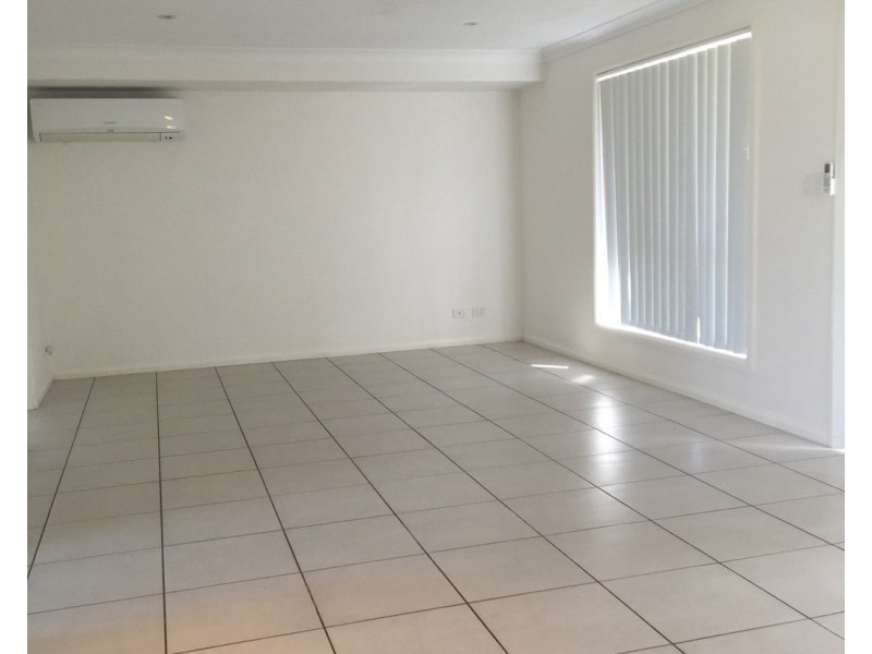 4 Rex Aubrey, Parkes NSW 2870