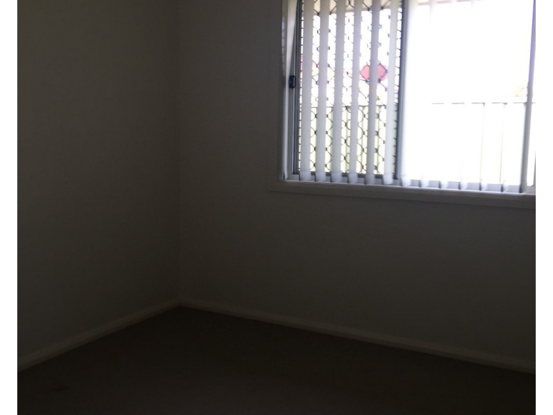 4 Rex Aubrey, Parkes NSW 2870