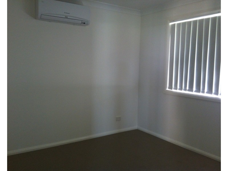 4 Rex Aubrey, Parkes NSW 2870