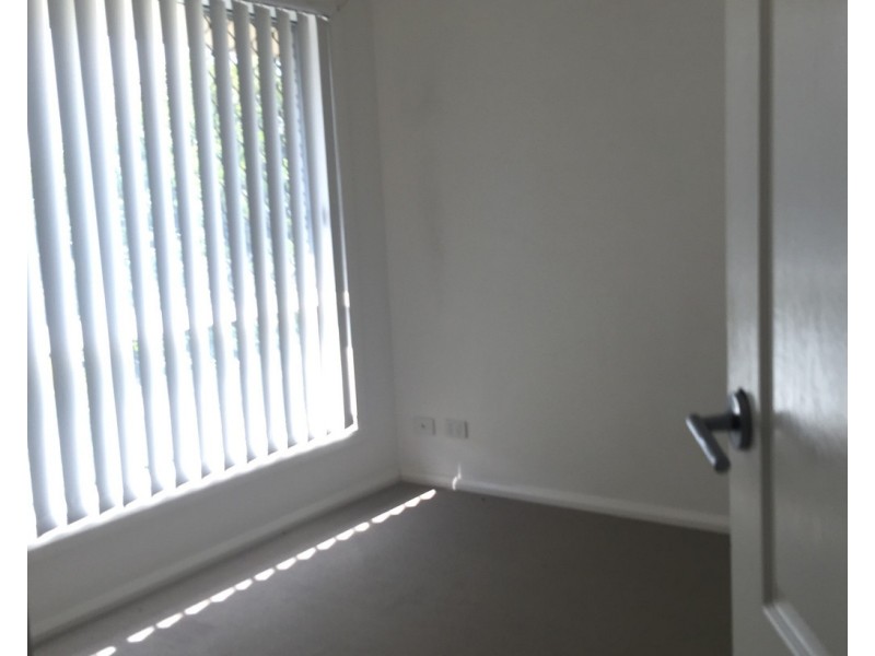 4 Rex Aubrey, Parkes NSW 2870