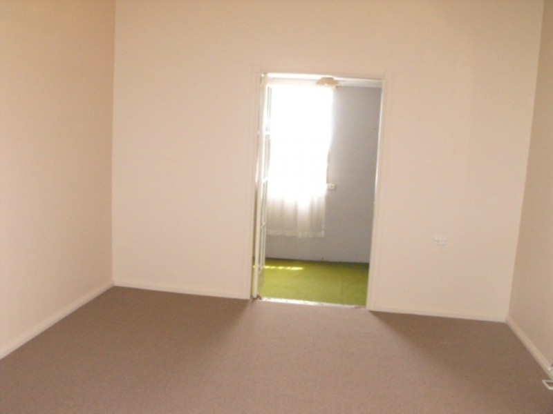 12 Patterson St, Parkes NSW 2870