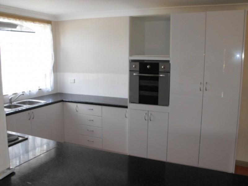 12 Patterson St, Parkes NSW 2870