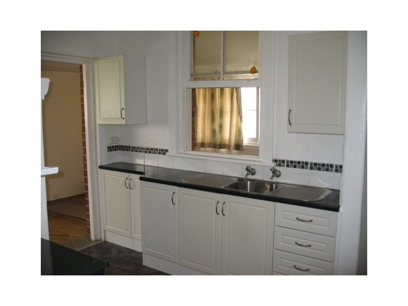 7 Oswin Street, Parkes NSW 2870