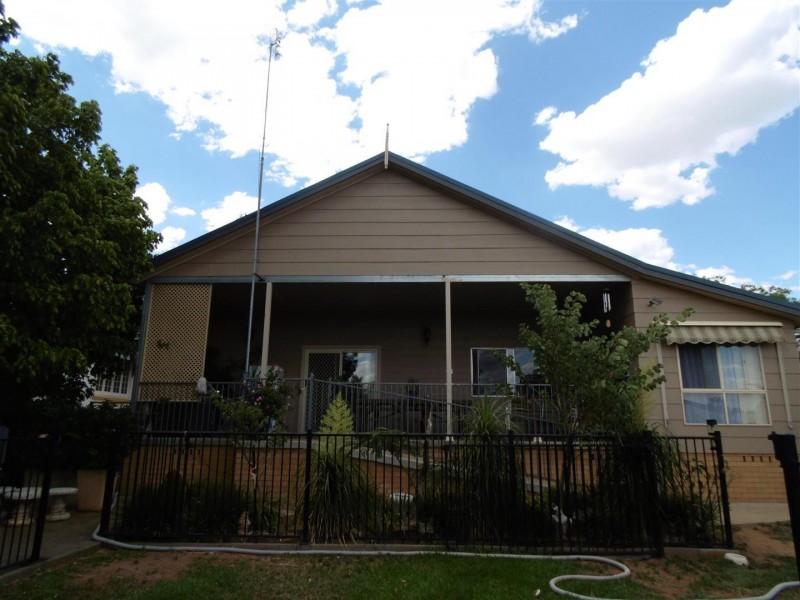 3 Oswin Street, Parkes NSW 2870