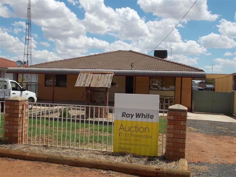 20 Derribong Street, Peak Hill NSW 2869