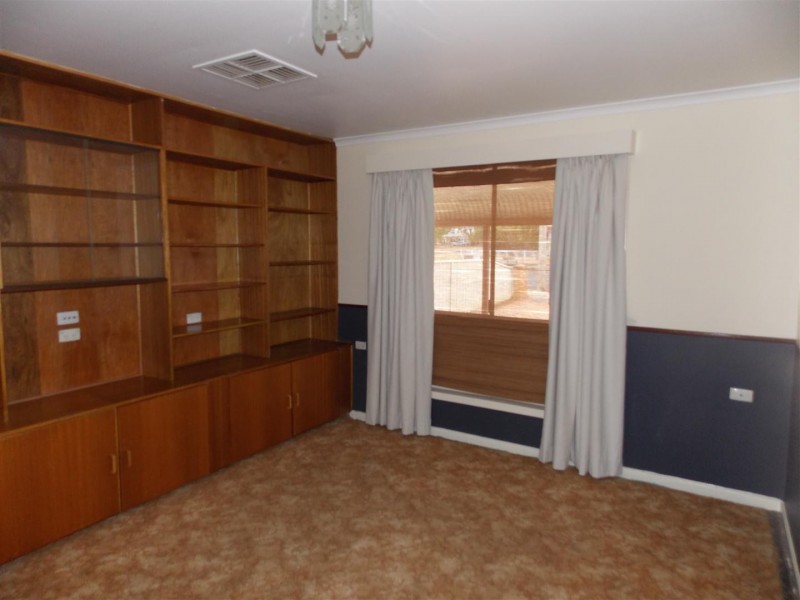 20 Derribong Street, Peak Hill NSW 2869