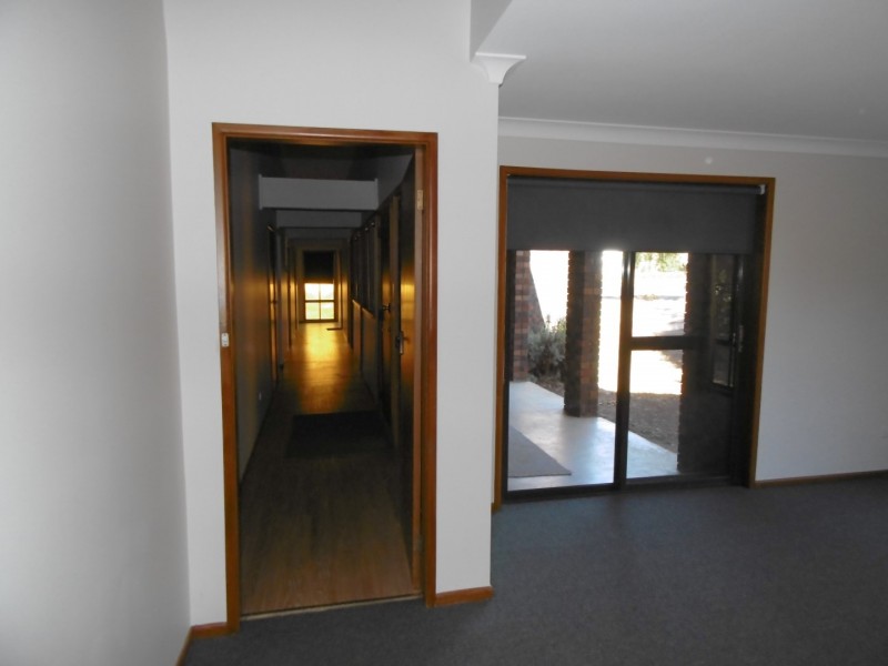 25 Moor Street, Parkes NSW 2870