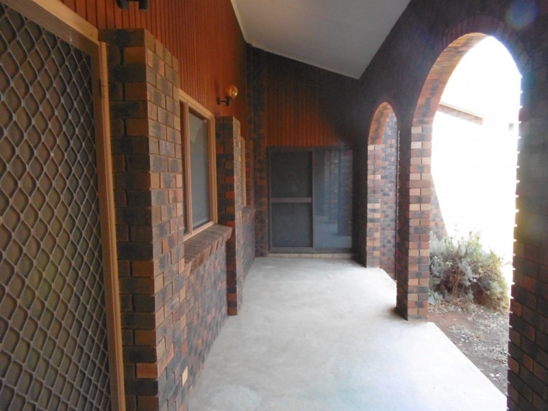 25 Moor Street, Parkes NSW 2870