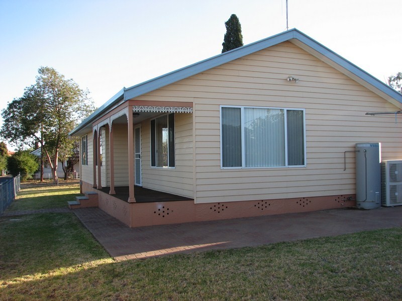 1 Underwood Street, Forbes NSW 2871