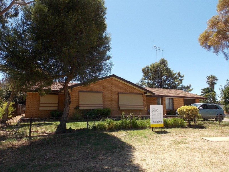 130 Victoria Street, Parkes NSW 2870