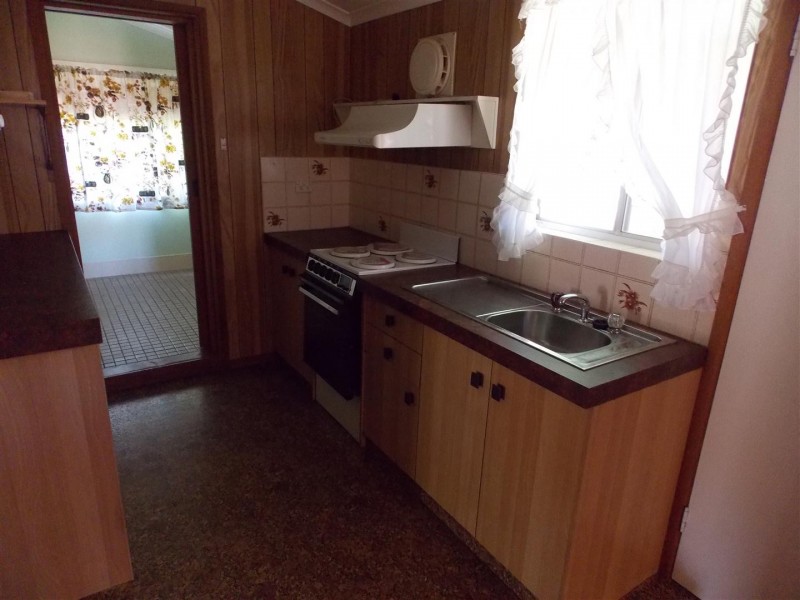 77 Victoria Street, Parkes NSW 2870