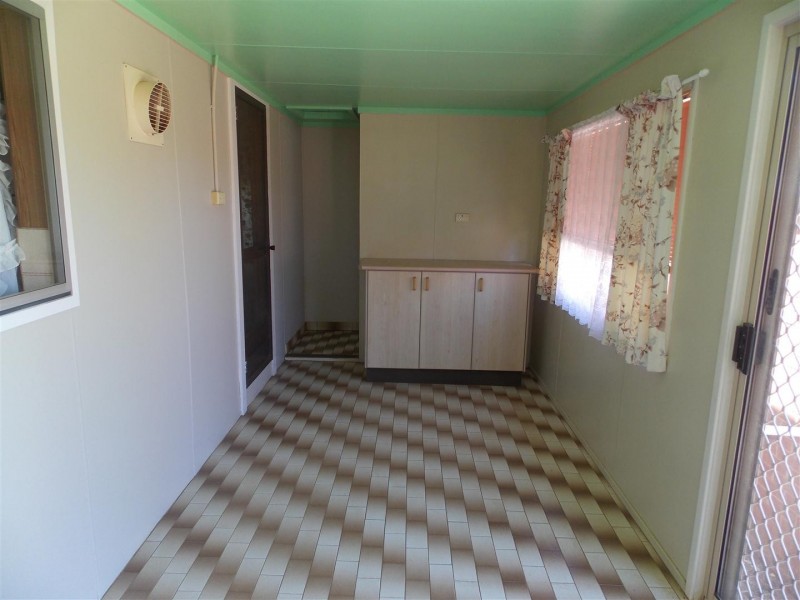 77 Victoria Street, Parkes NSW 2870