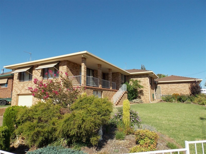24 Jones Street, Parkes NSW 2870