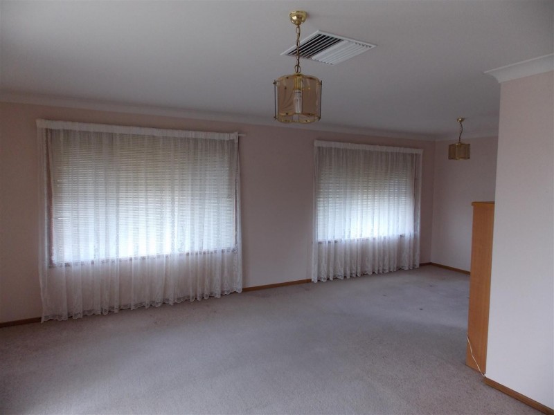 24 Jones Street, Parkes NSW 2870