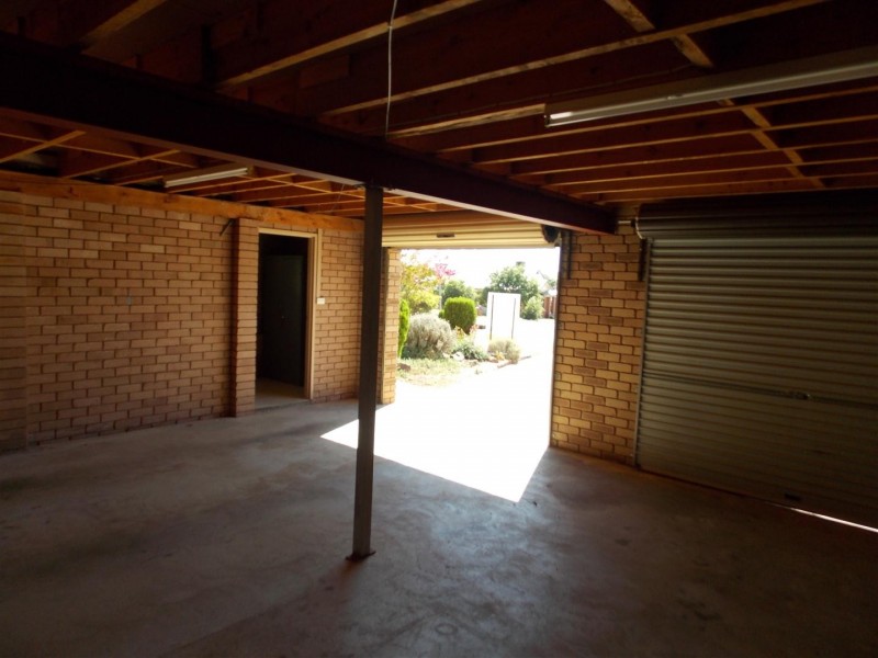 24 Jones Street, Parkes NSW 2870