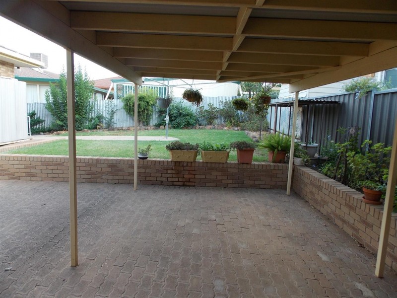 24 Jones Street, Parkes NSW 2870