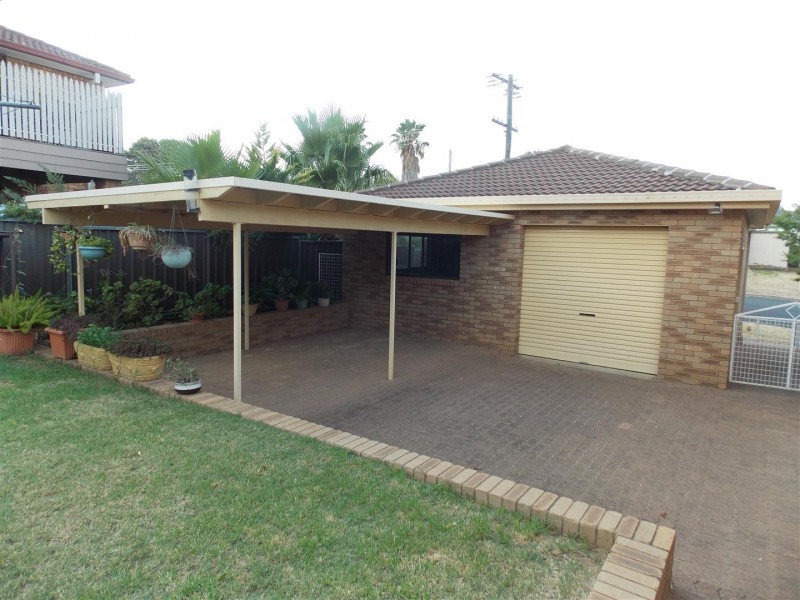 24 Jones Street, Parkes NSW 2870
