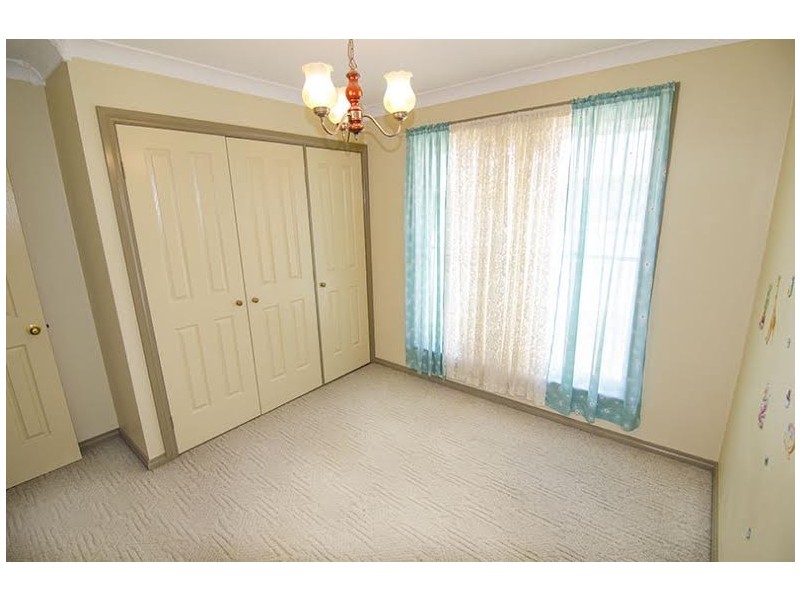 2/4 Friendship Place, Parkes NSW 2870