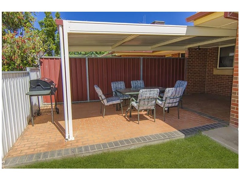 2/4 Friendship Place, Parkes NSW 2870