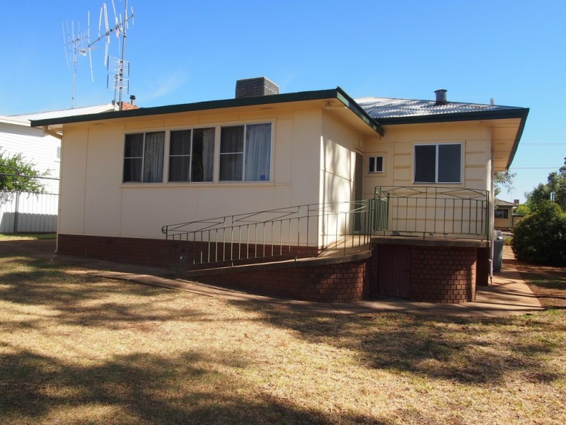 9 Reid Street, Parkes NSW 2870