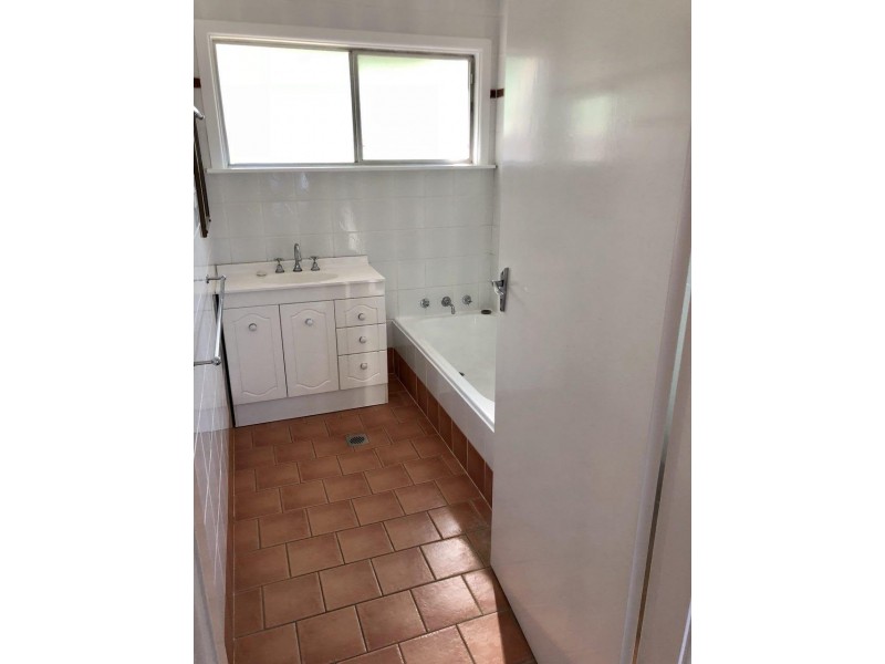 8 Panorama Crescent, Parkes NSW 2870