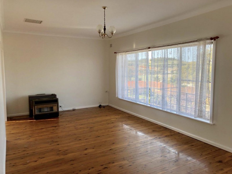 8 Panorama Crescent, Parkes NSW 2870