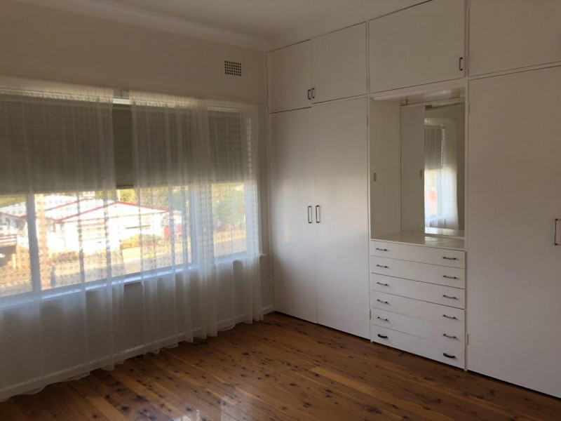 8 Panorama Crescent, Parkes NSW 2870