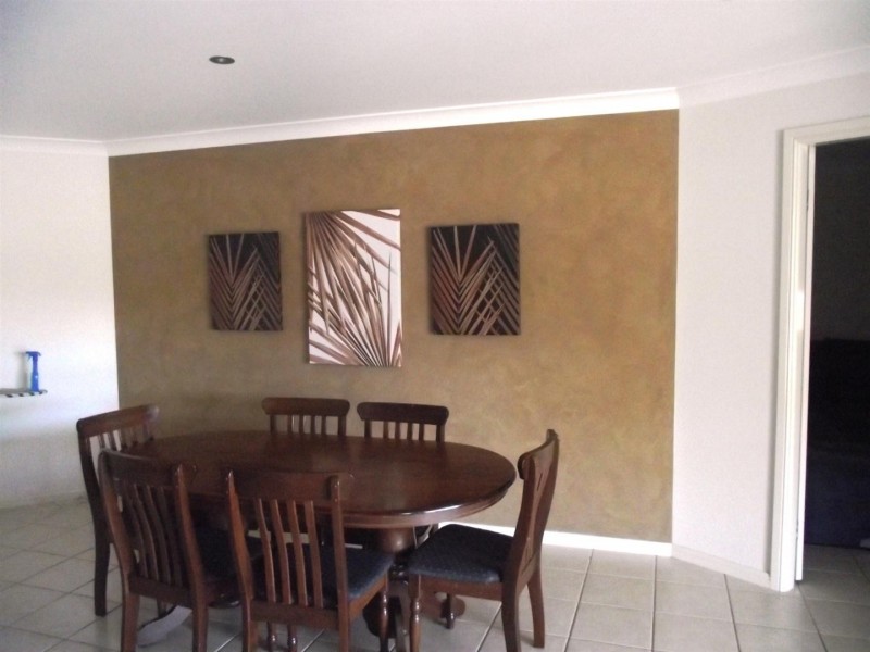 39 Glenburnie Cl, Parkes NSW 2870