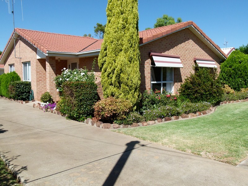 1/8 Wyndham Ave, Forbes NSW 2871