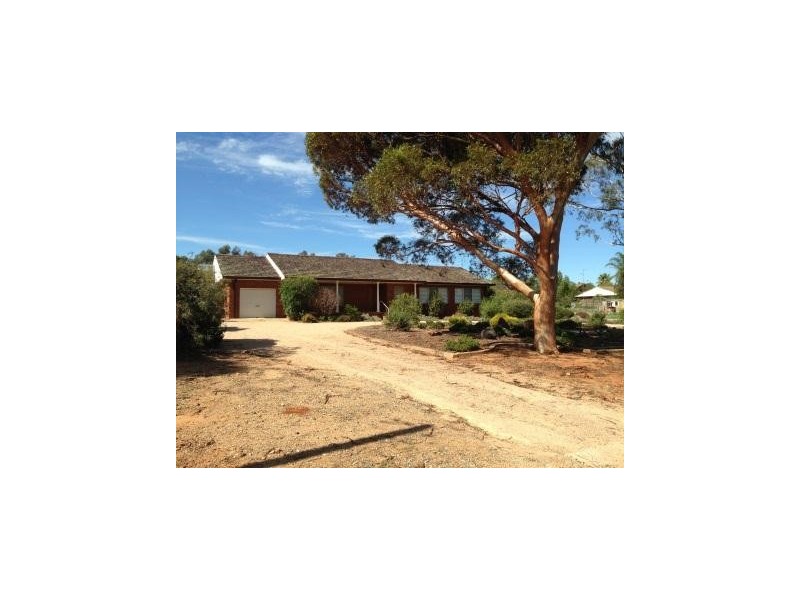 138 Victoria St, Parkes NSW 2870