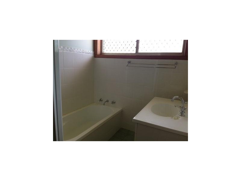 138 Victoria St, Parkes NSW 2870