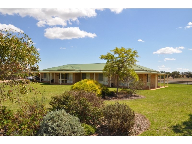 “Heatherville” Canowindra Road, Eugowra NSW 2806