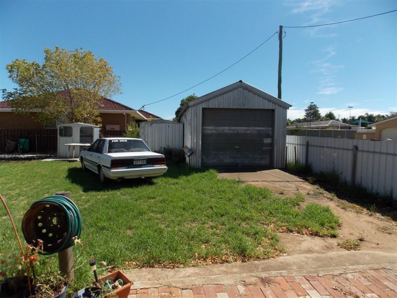 12 Thomas Street, Parkes NSW 2870