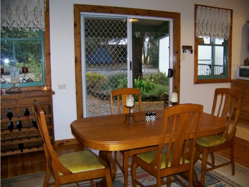 “Peppertree” Hillview Lane, Eugowra NSW 2806