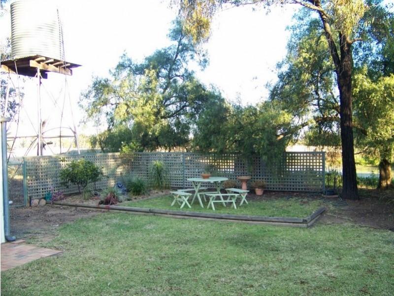 “Peppertree” Hillview Lane, Eugowra NSW 2806
