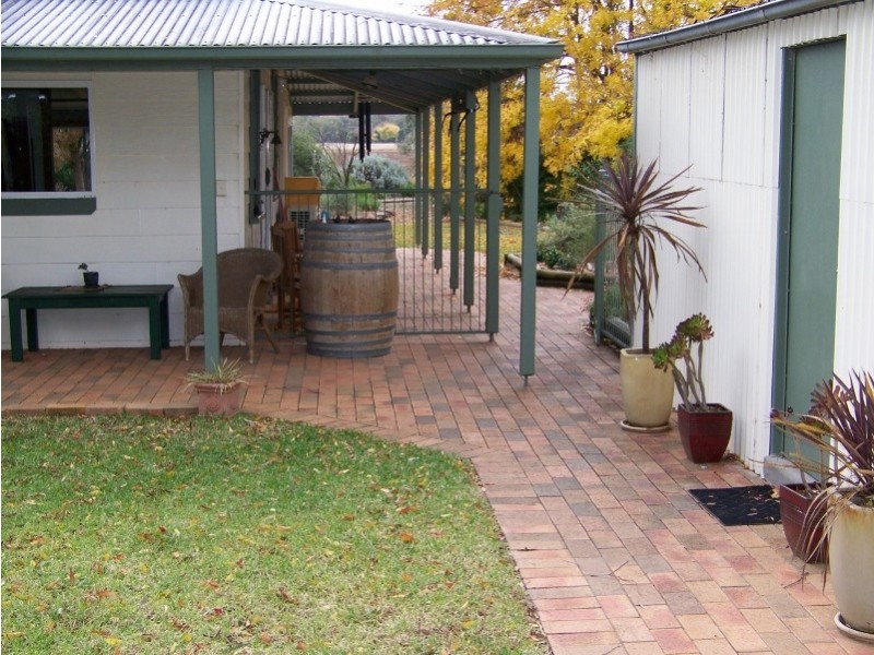“Peppertree” Hillview Lane, Eugowra NSW 2806