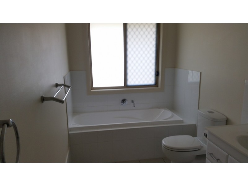 10 Best Street, Parkes NSW 2870