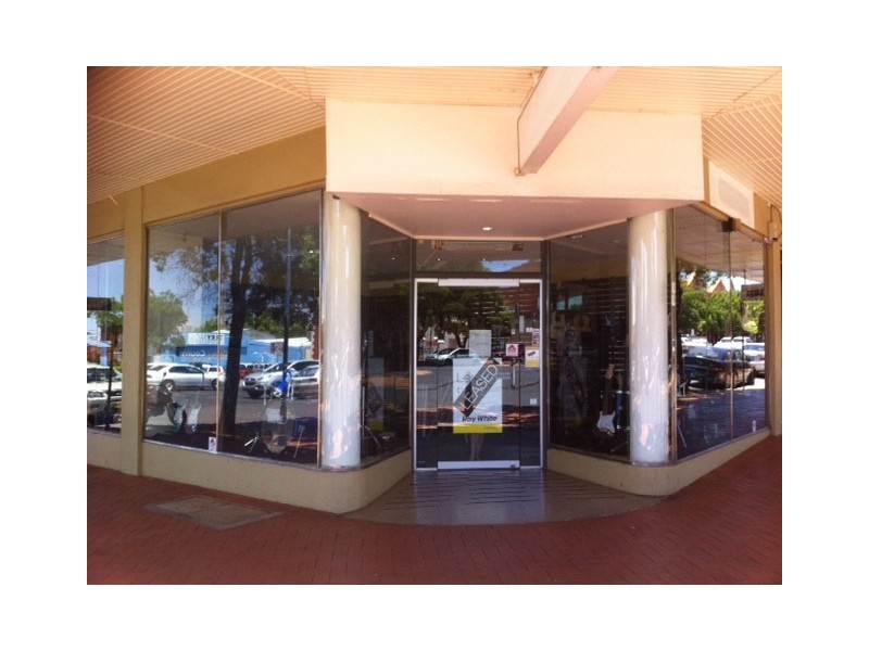 298 Clarinda St, Parkes NSW 2870