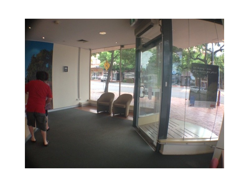 298 Clarinda St, Parkes NSW 2870