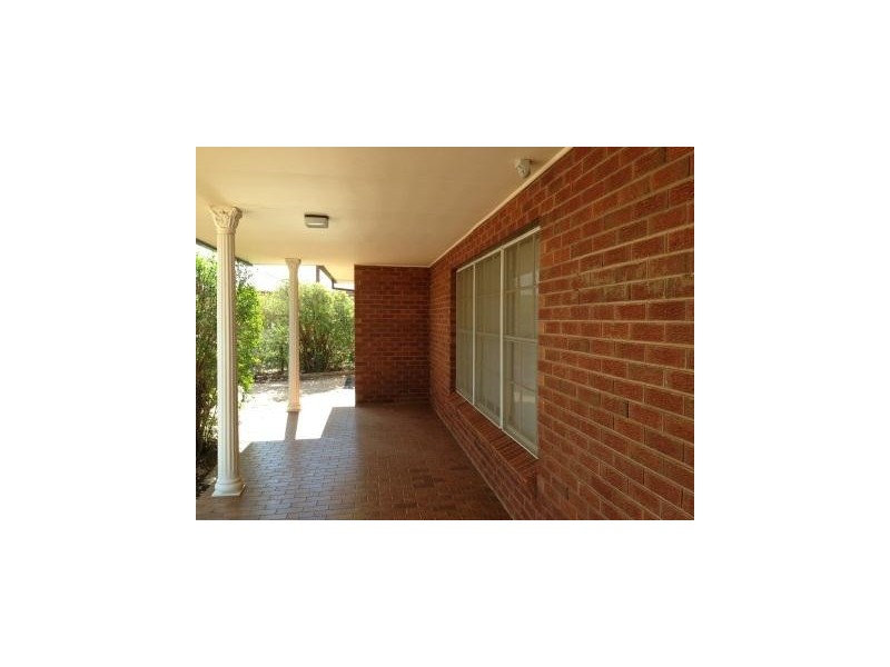 138 Victoria St, Parkes NSW 2870