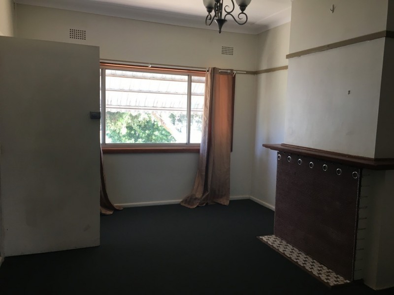 19 Mingelo Street, Peak Hill NSW 2869