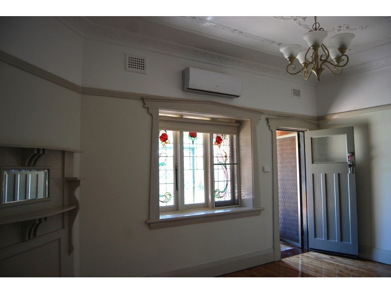 32 Victoria St, Parkes NSW 2870