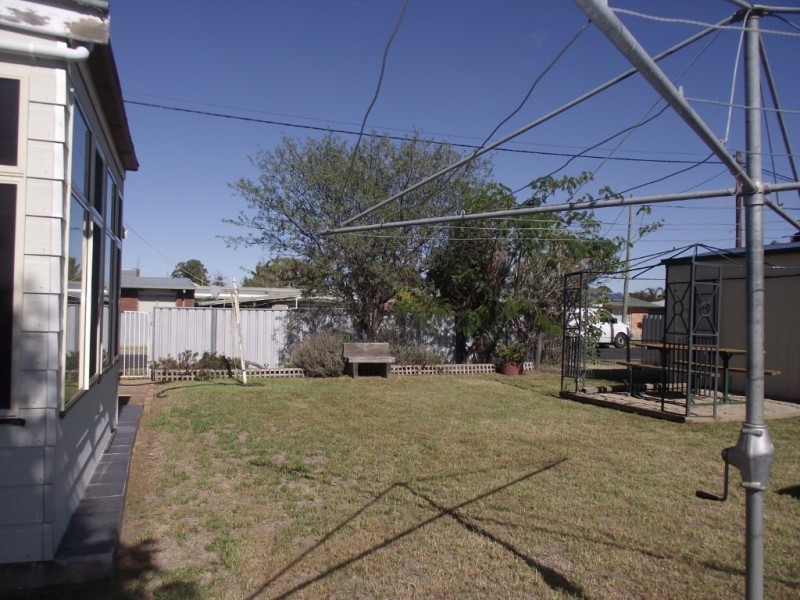 6 Close Street, Parkes NSW 2870