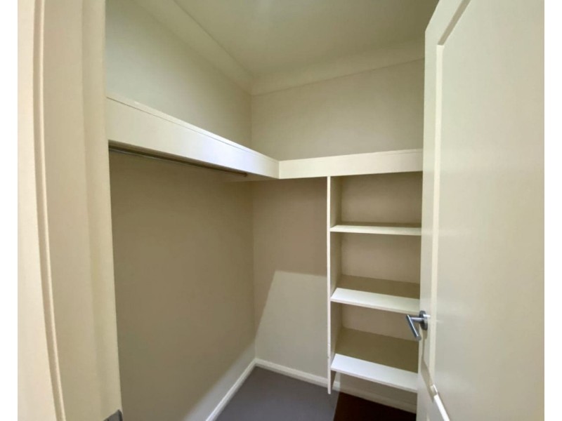 5 Rex Aubrey Place, Parkes NSW 2870