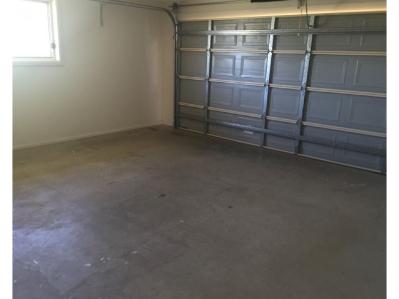 5 Rex Aubrey Place, Parkes NSW 2870